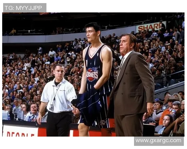 姚明亲临南昌引发篮球热潮球迷欢呼期待见面会盛况 姚明亲临南昌引发篮球热潮球迷欢呼期待见面会盛况