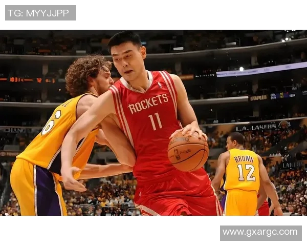 姚明的成长之路:从卢湾到NBA的传奇旅程与家乡情怀 姚明的成长之路:从卢湾到NBA的传奇旅程与家乡情怀