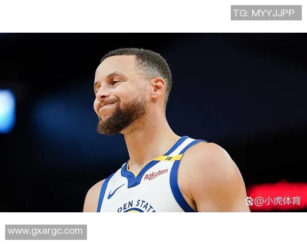 库里神奇三分绝杀，勇士险胜奇才